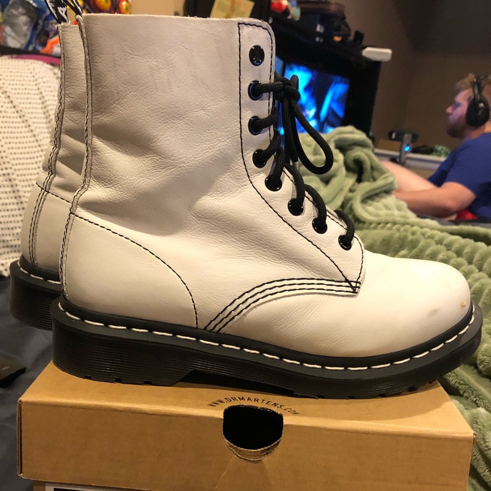 1460 Pascal White Doc Martens Boots